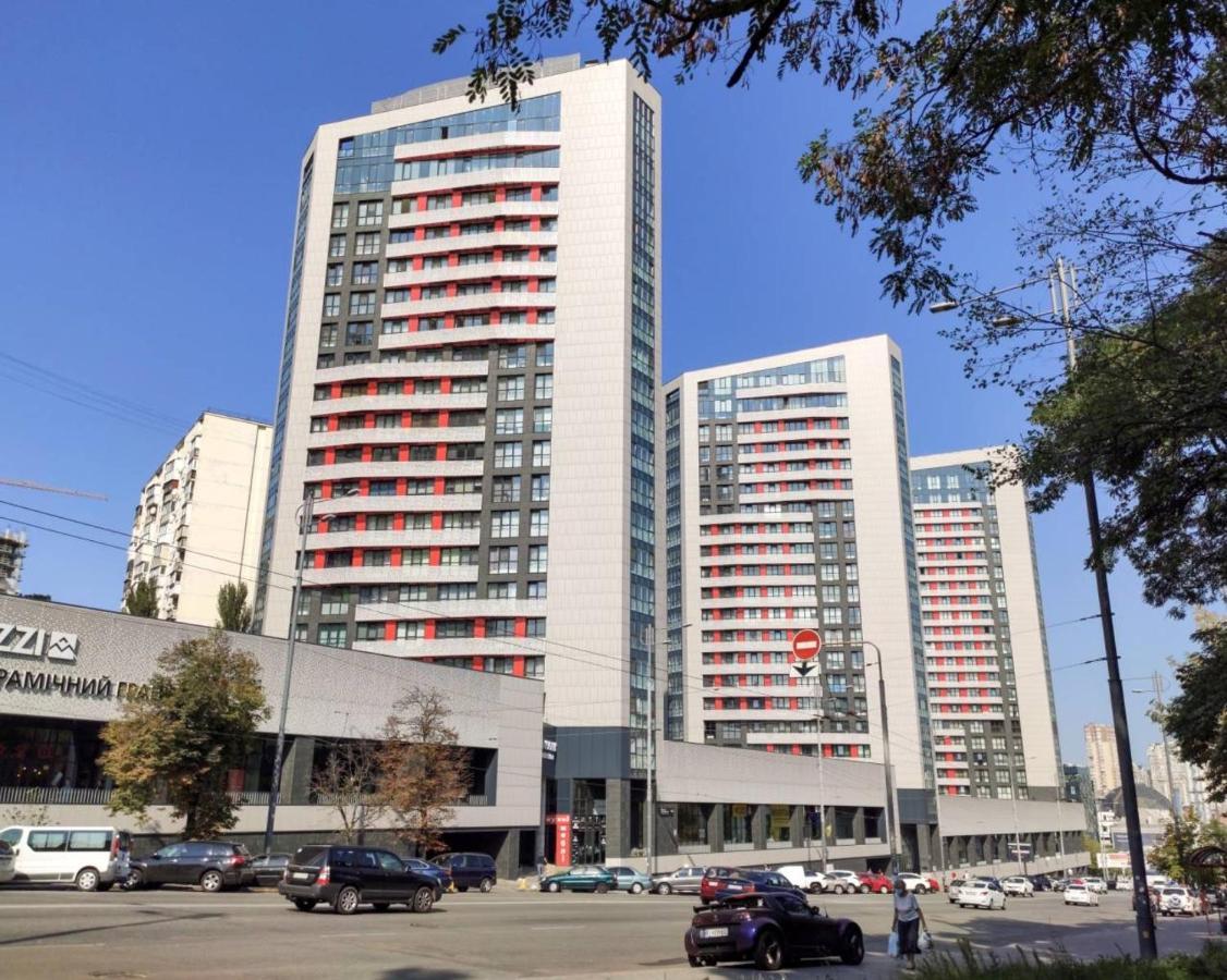 Petrovdom 23-173 In Rc Kvartet , 16г Vasyl Lypkivskyi Street *