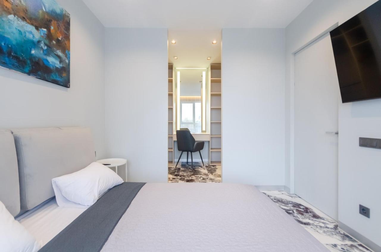 Apartment Petrovdom In Stylish At Rc Kyiv